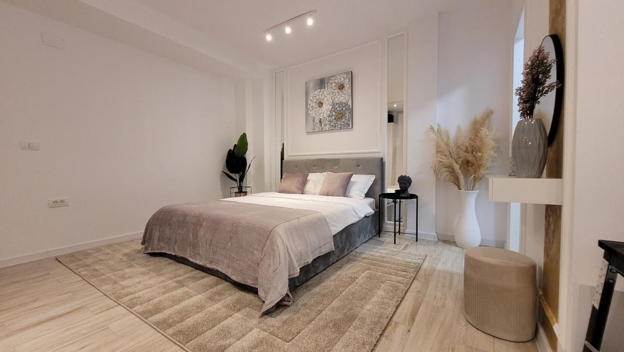 Ferienwohnung Luxury Mansion Bukarest Exterior foto